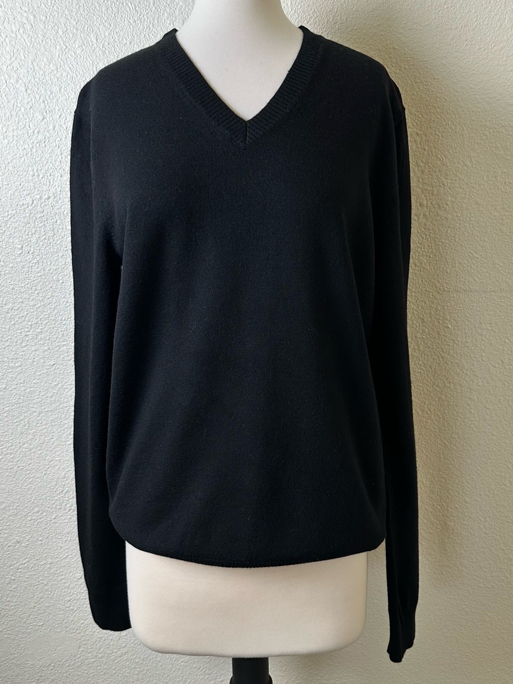 Banana Republic Black V-Neck Women's Sweater